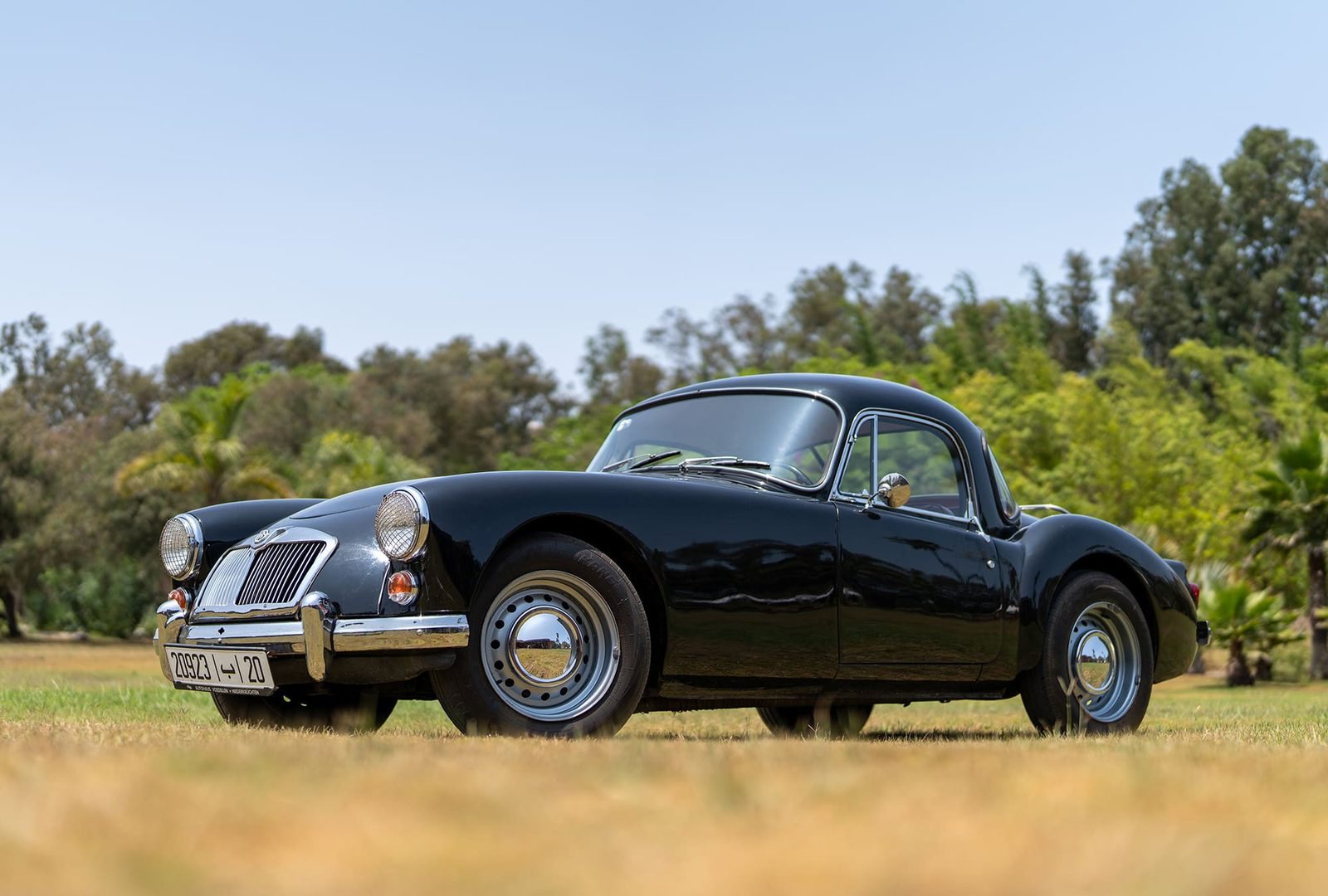 MGA coupé, vue de trois quarts avant