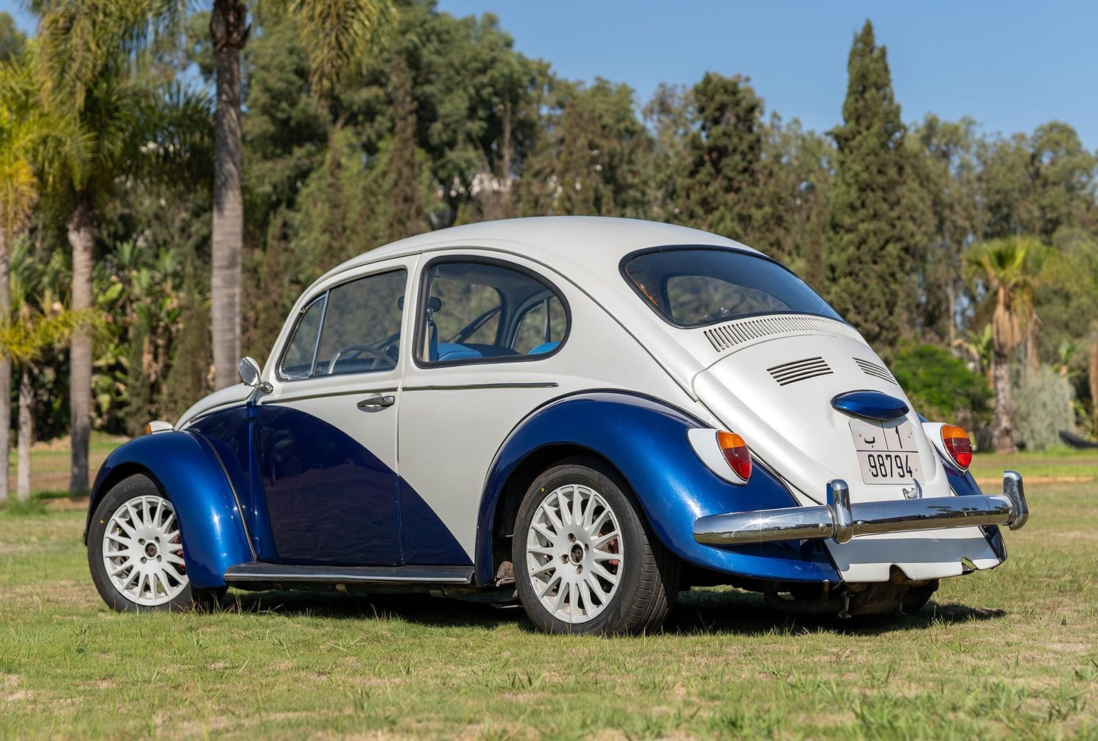 Volkswagen Coccinelle : trois quarts arrière