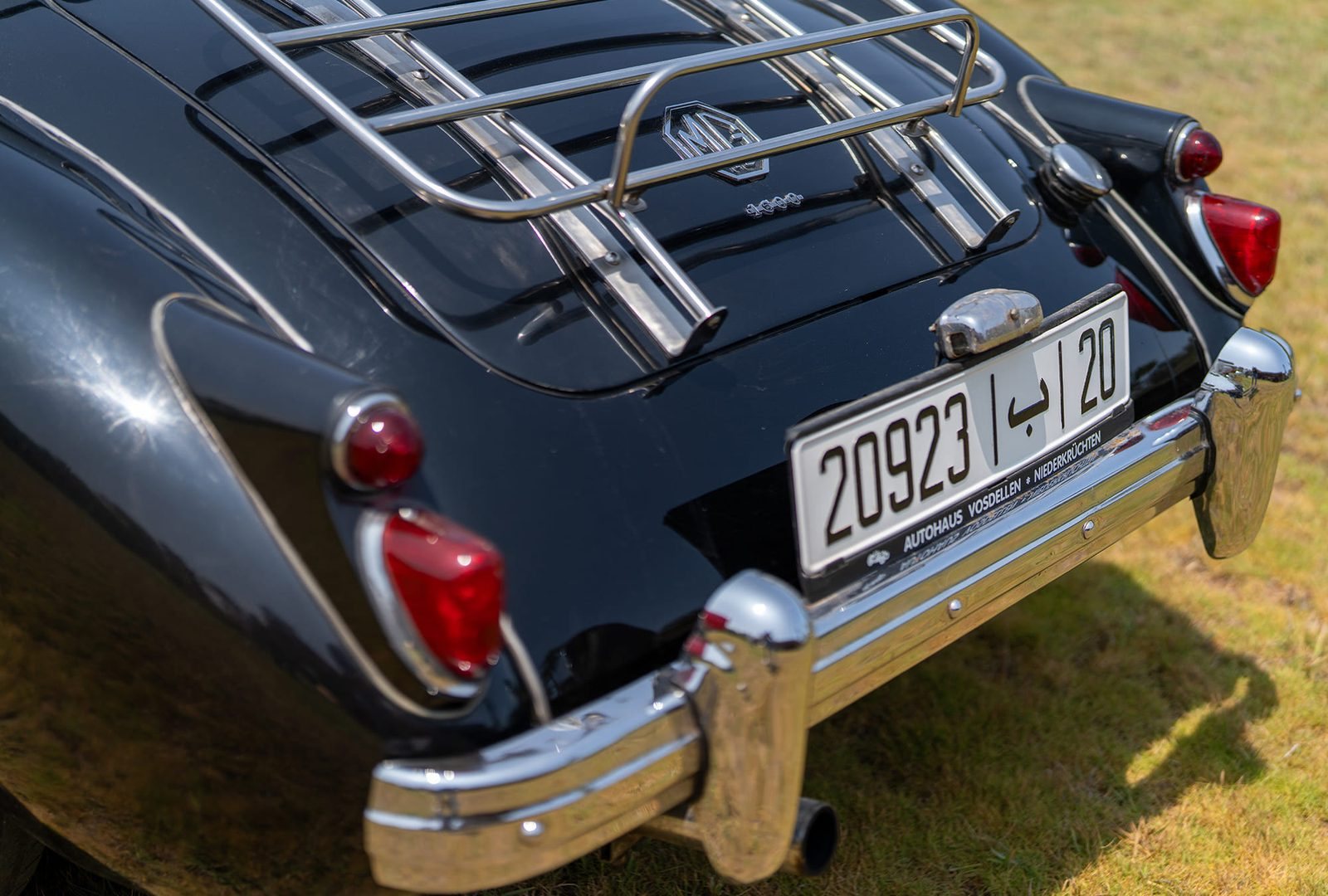 Malle arrière avec porte-bagages chromé