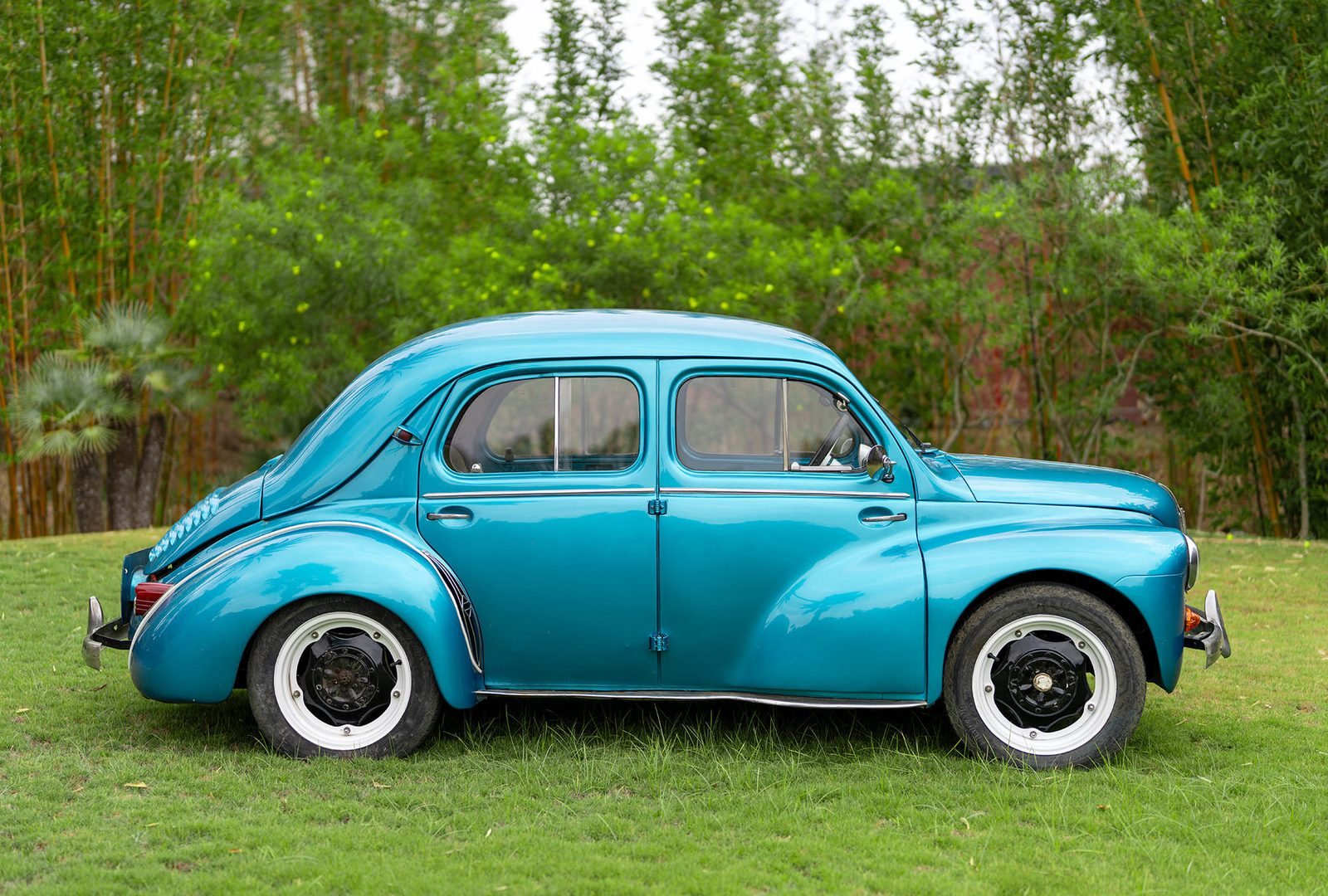 Renault 4CV : profil