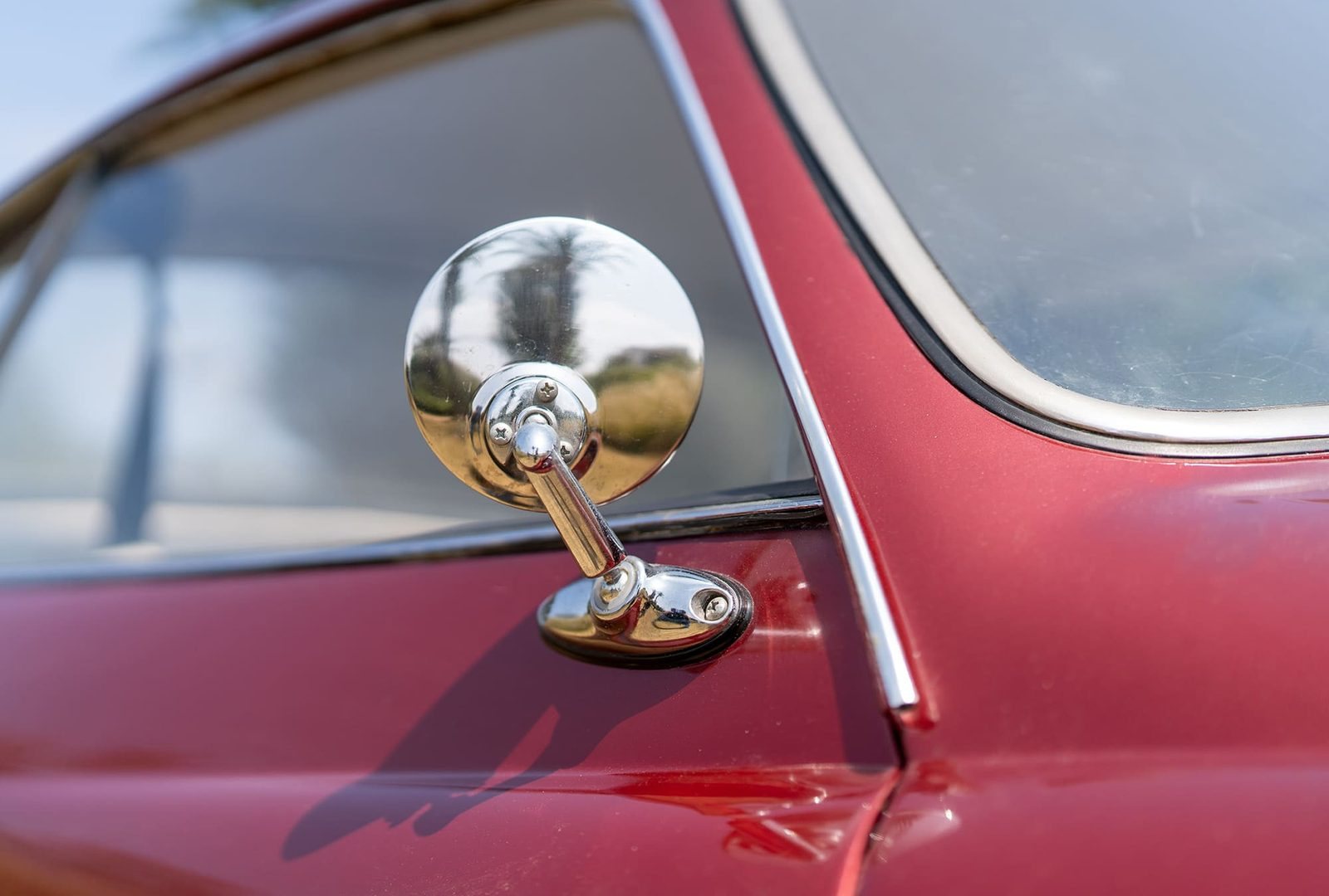 Volkswagen Karmann Ghia : rétroviseur