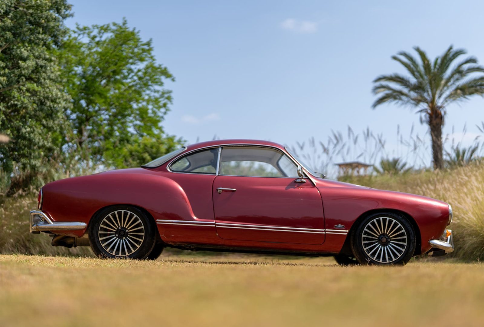 Volkswagen Karmann Ghia : profil