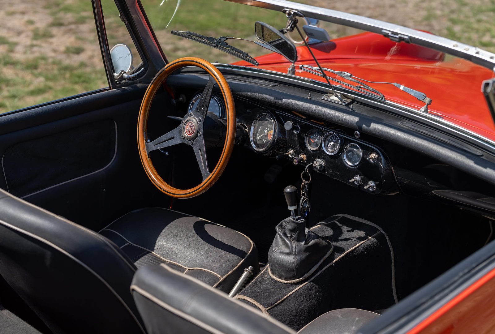 Habitacle noir de la MG Midget
