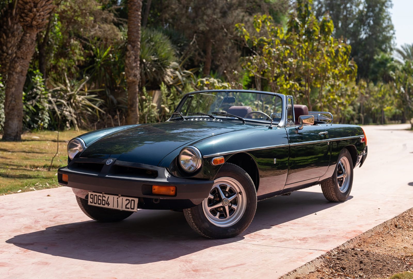 MGB cabriolet, vue de trois quarts avant